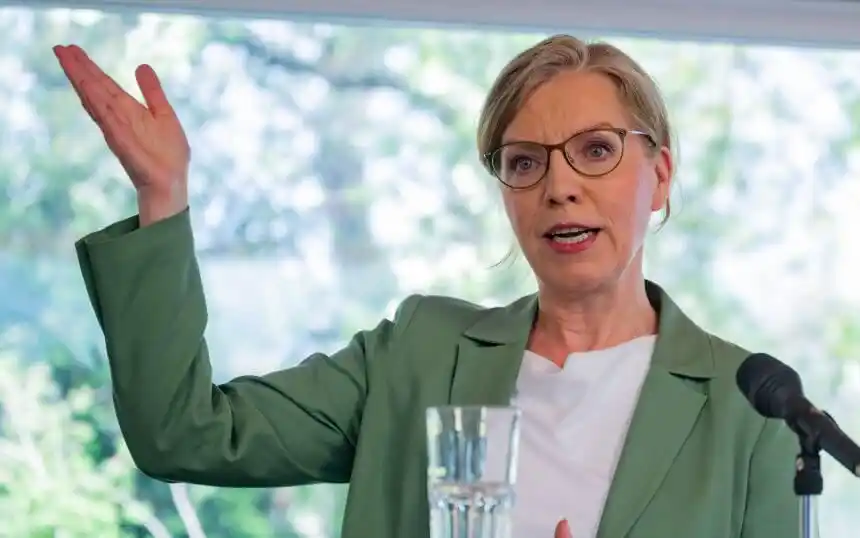 Image from exxpress.at: *Grüne Gewessler übt Kritik: "Wer das Klima schützt, ist wieder der Du...