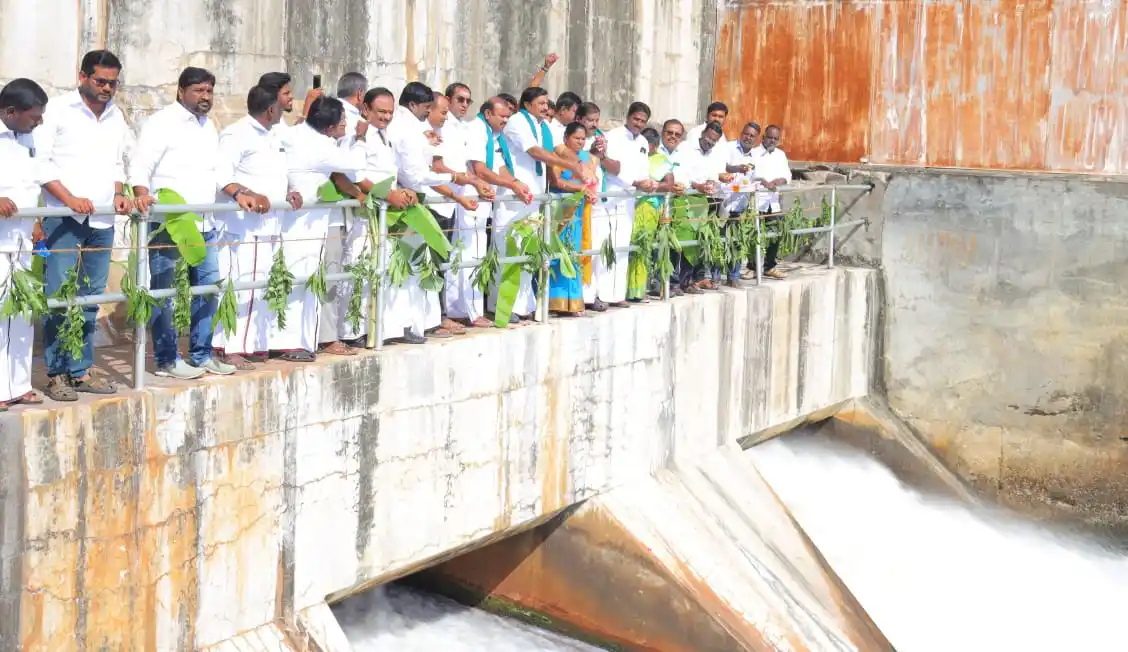 Image from மு. பெ. சாமிநாதன்: திருப்பூர் மாவட்டம், உடுமலைப்பேட்டை வட்டம், அமராவதி அணையிலிருந்து விவச...