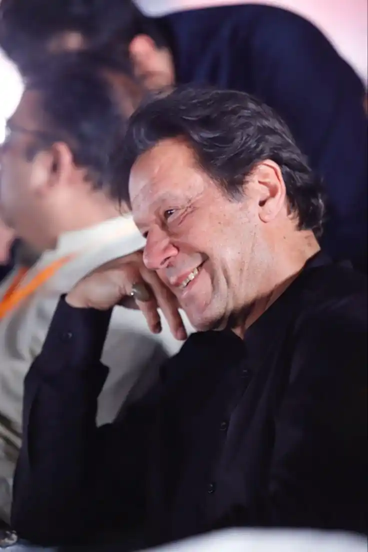 Image from PTI Karachi Official: اڈیالہ جیل میں ناحق قید سابق وزیراعظم عمران خان کی اپنے اہل خانہ اور ...