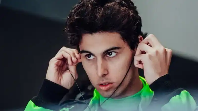 Image from Band | F1 na Band: *BASTIDORES* *Passaporte é furtado, e Bortoleto tem problemas para ch...