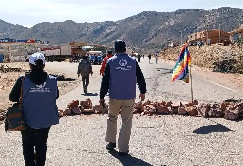 Image from Defensoría del Pueblo de Bolivia: *📄|| BETANZOS: DEFENSORÍA DEL PUEBLO SE REÚNE CON SECTORES EN CONFLIC...