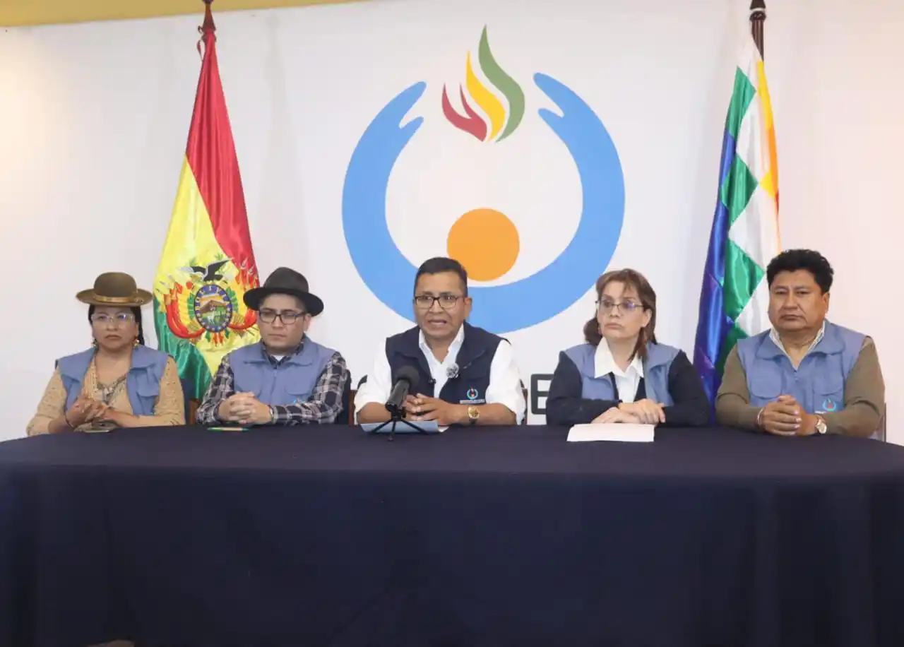 Image from Defensoría del Pueblo de Bolivia: *📄|| DEFENSOR DEL PUEBLO: URGE UN CUARTO INTERMEDIO EN LAS MOVILIZACI...