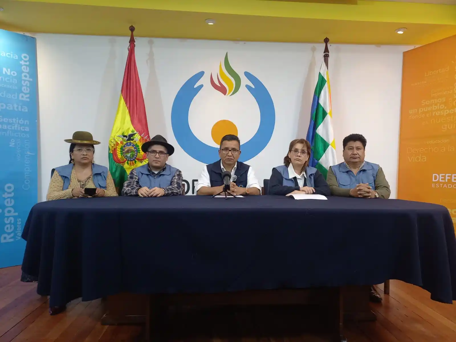 Image from Defensoría del Pueblo de Bolivia: 🔴 En minutos mensaje del Defensor del Pueblo, Pedro Callisaya. Tran...