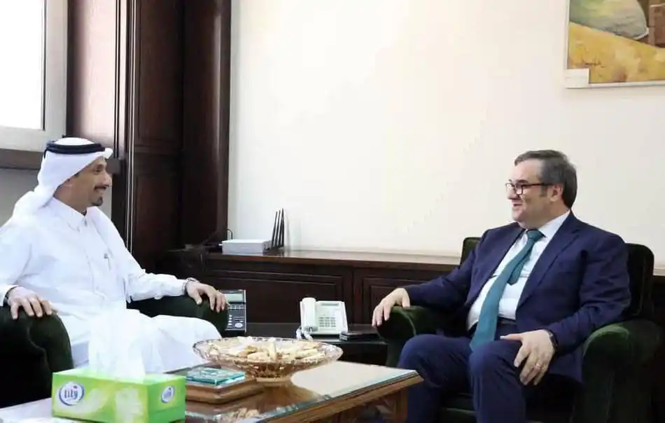 Image from الإخبارية صوت الشعب: حاكم مصرف سوريا المركزي يبحث مع السفير القطري بدمشق تعزيز وتطوير العلا...