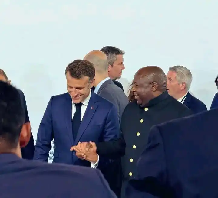 Image from Iyi si WhatsApp Channel by pr Hakizimana Maurice : Iyi si|| Nice,France: Emmanuel Macron na Evariste Ndayishimiye! Géné...