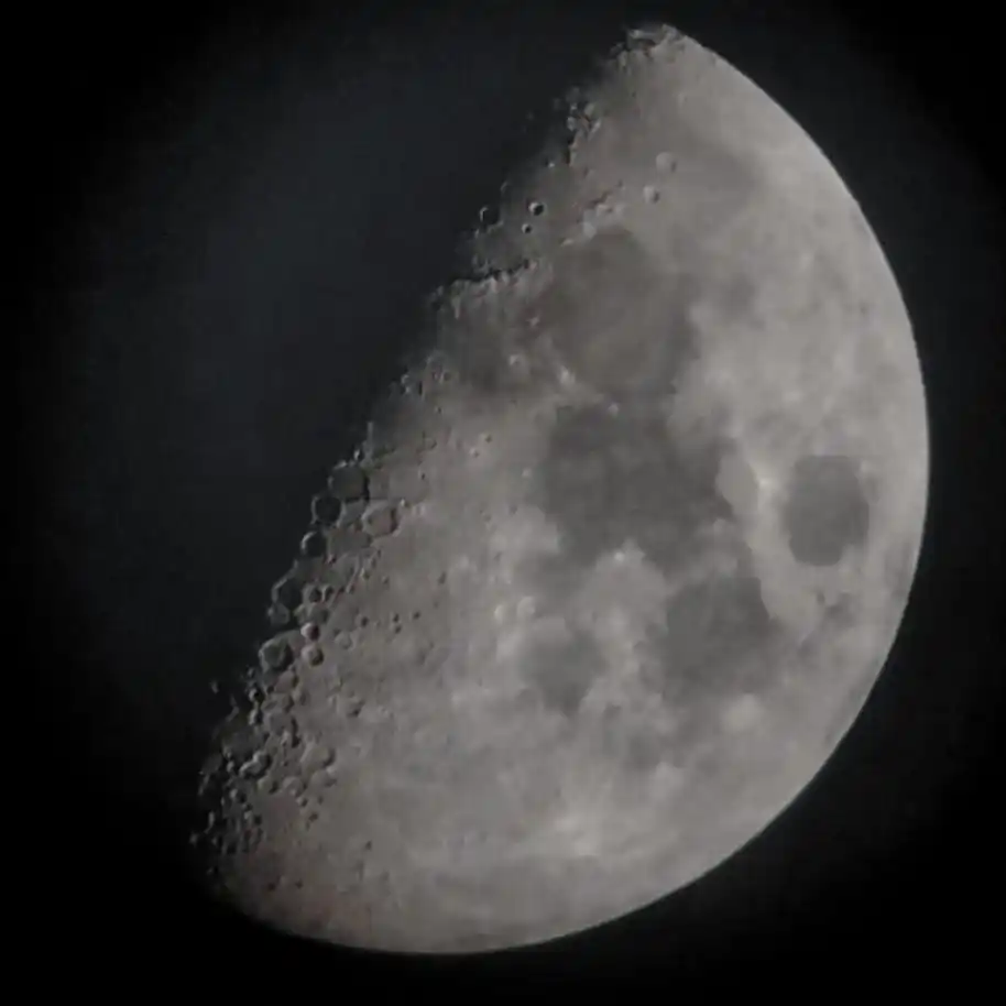 Image from Astronomia En México: Luna creciente 59% de iluminación antes de nublarse, desde Mapachapa, ...