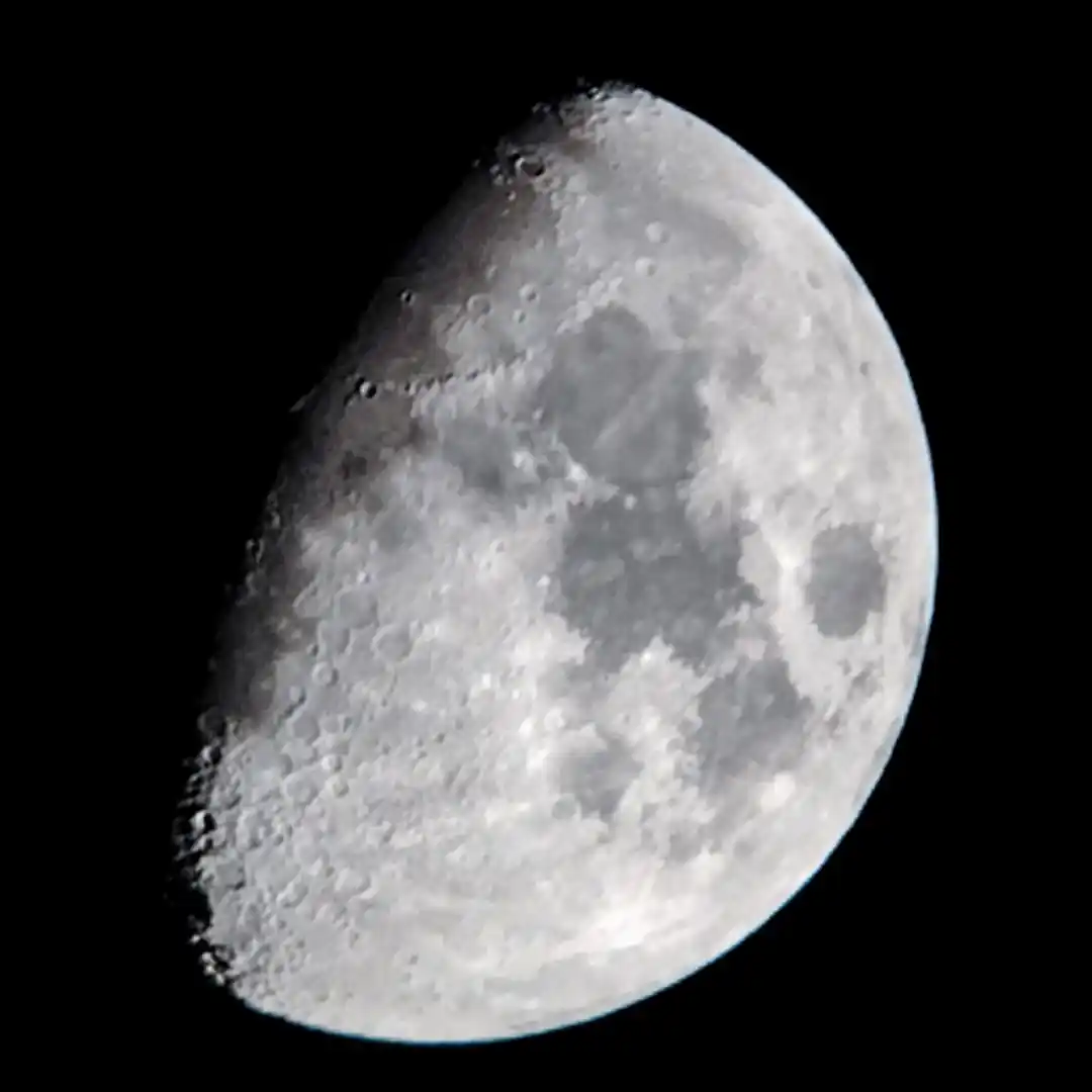 Image from Astronomia En México: Luna gibosa creciente 68% iluminación 20:02hrs Telescopio Quasar Montu...
