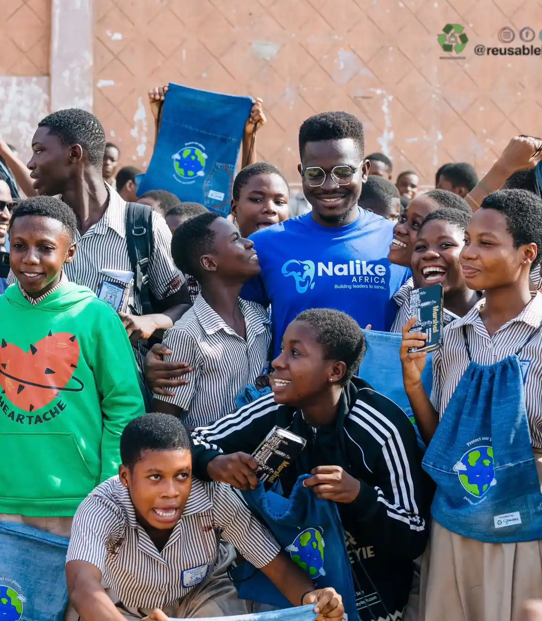 Tsifodze Ernest  post