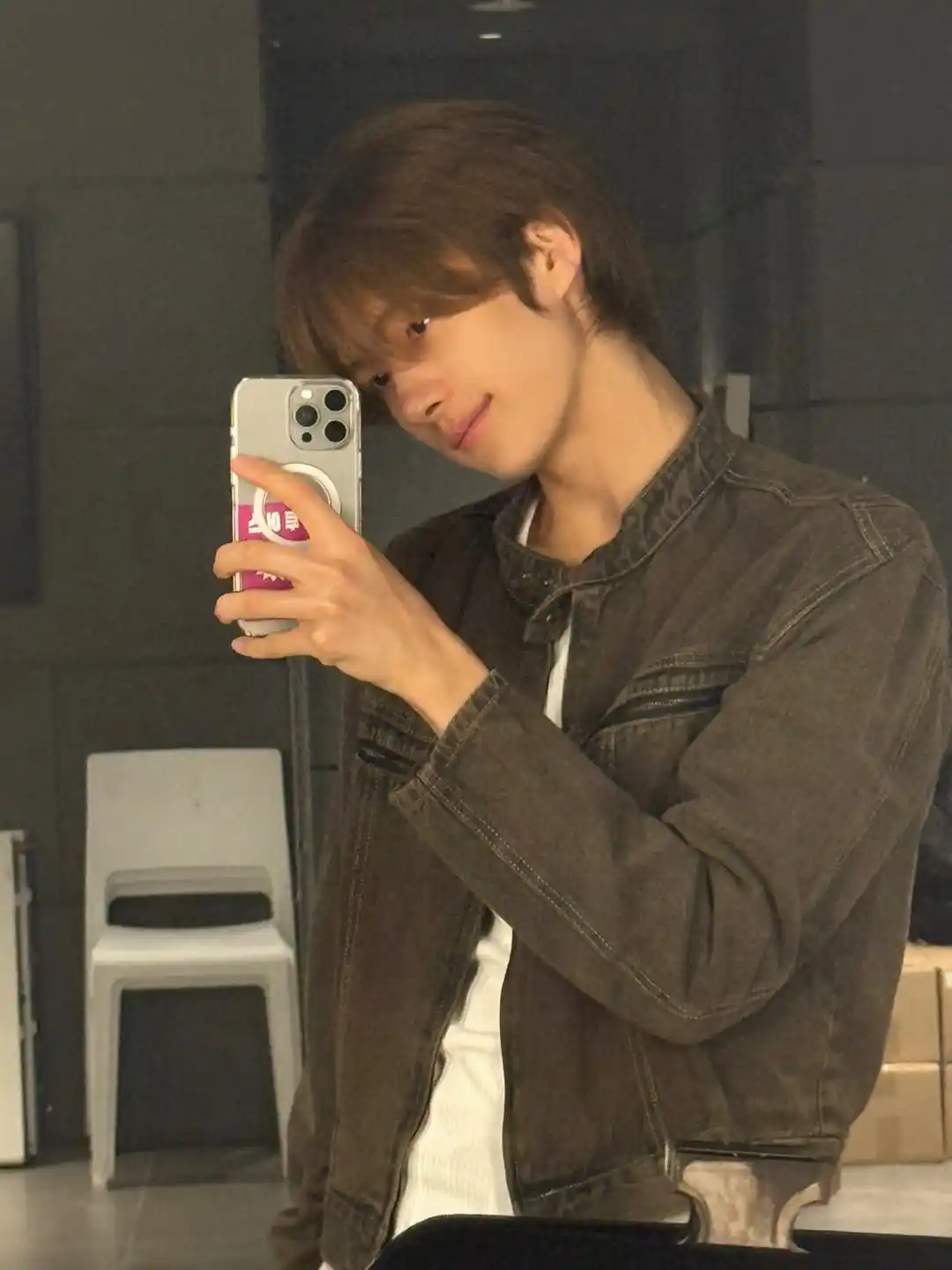 Image from TWS: UPDATE: *[ YOUNGJAE WEVERSE POST ]* 250611  🐶: Tinggal sembilan hari lagi.,,,...