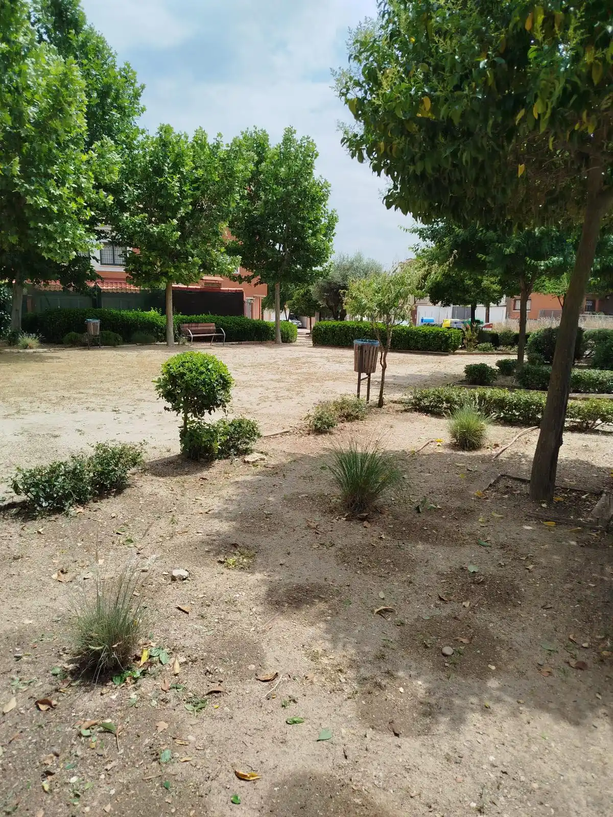 Image from Ayuntamiento de Torrejón de Velasco: 🧹🧼Seguimos con los desbroces, con las fumigaciones y con las limpiez...