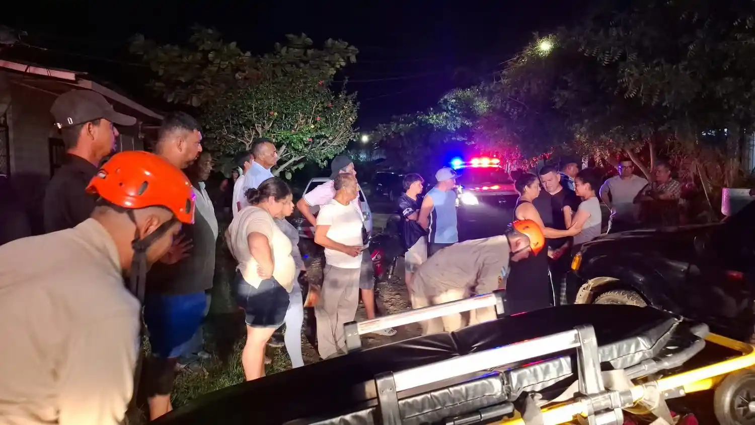 Image from Tráfico | Educación Vial | Honduras 🇭🇳🚘👨🏫: 📲 7:49 pm || 🛑 La Paz 🚘 choca motocicleta 🆚Pickup 🛣️ Fte. a Col....
