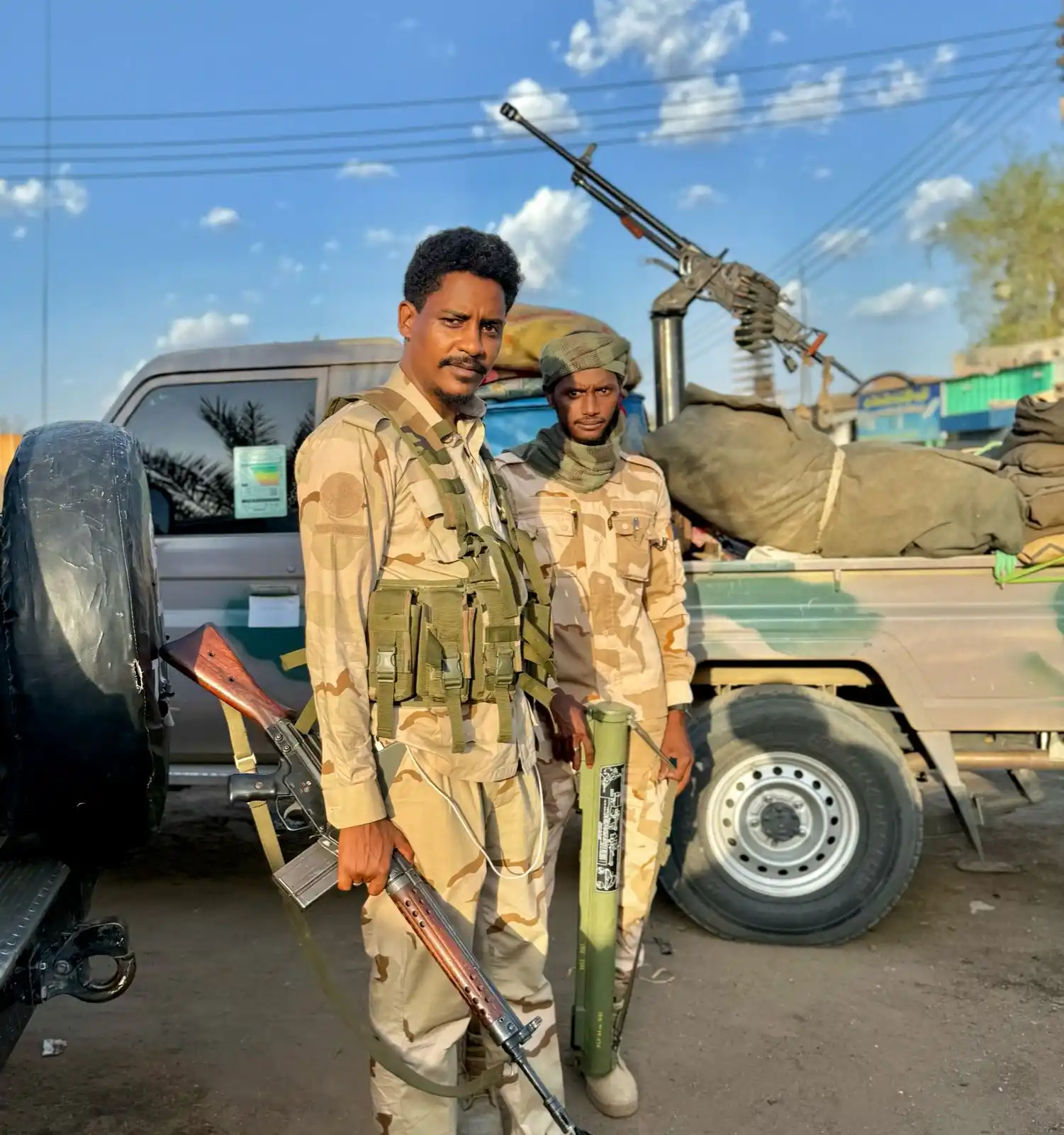 Image from 🇸🇩 جمهورية الدعامة المتحدة: *عندما ينادي القائد إن حي على الكفاح* *حي على السلاح ،هنالك رجالاً ه...