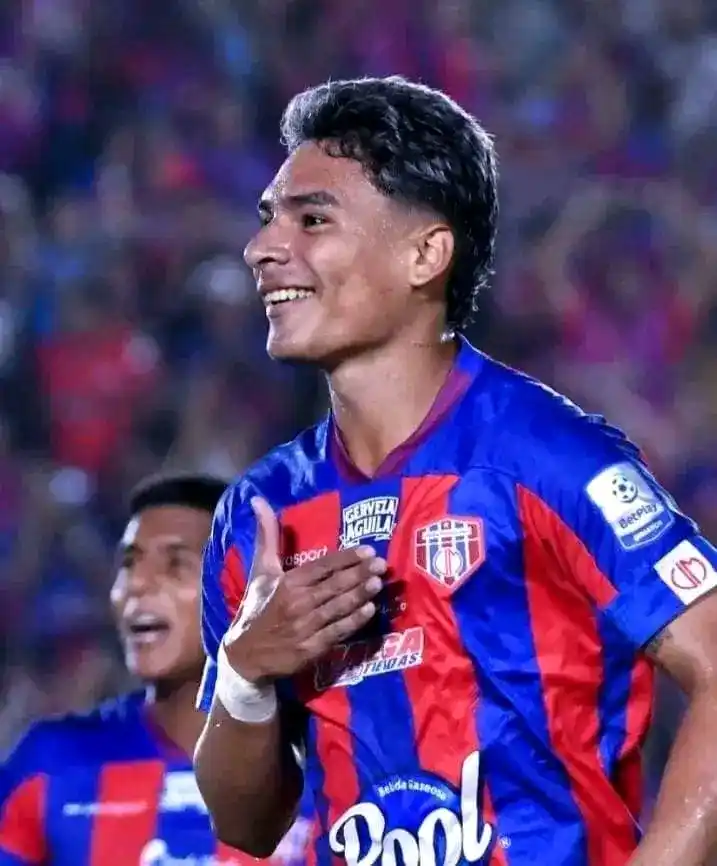Image from PASIÓN ROJIBLANCO 🦈: 🇦🇹🚨| INFORMA Mariano Olsen que Junior estaría interesado en Jannens...
