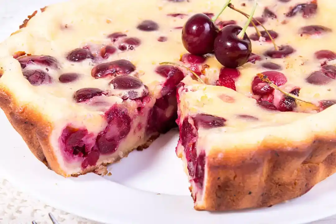 Image from Journal des Femmes: Clafoutis aux cerises : Cyril Lignac ajoute toujours cet ingrédient (ç...