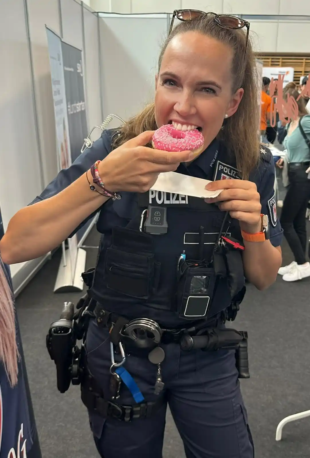 Image from Polizei Brandenburg Karriere: 🍩 *Happy International Donut Day!* 🍩 Doch woher kommt eigentlich di...