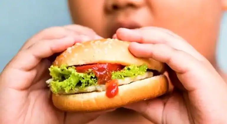 Image from Adufg Notícias: Hoje é o Dia da Conscientização Contra a Obesidade Mórbida Infantil, u...