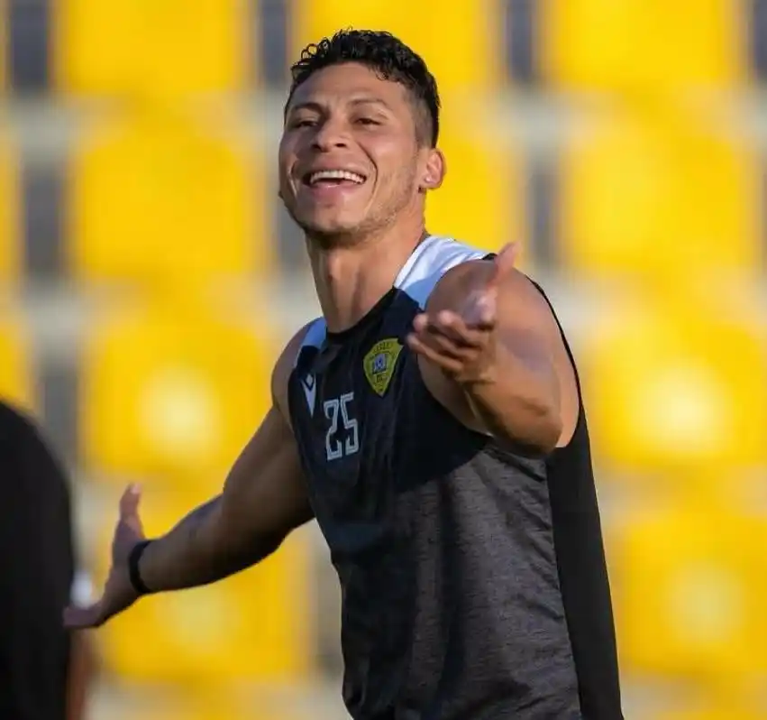 Image from PASIÓN ROJIBLANCO 🦈: 🇮🇩⏳| Alexis Pérez está cerca de ser nuevo jugador de Junior De Barra...