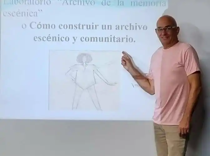 Image from Periódico Girón: 📰| Ser archivista escénico no es algo fácil. Nadie quiere serlo. No e...