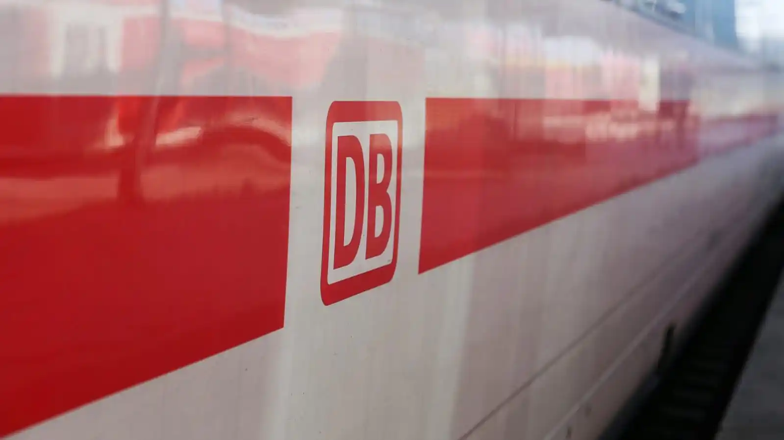 Image from MobiREGION Fahrgastinformation: *BahnNEWS aus der Region* *+++ ICEs von Schwerin aus werden eingeschr...
