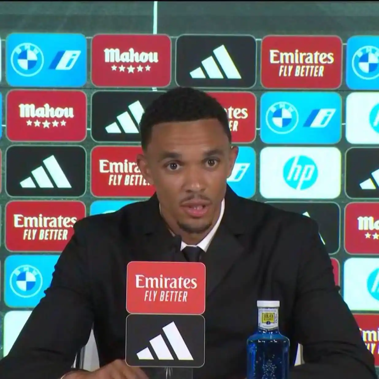 Image from MADRIDISTA FANS 🆕: Bisakah Anda berbicara lebih banyak dengan rekan satu tim Anda?  🎙️Tr...