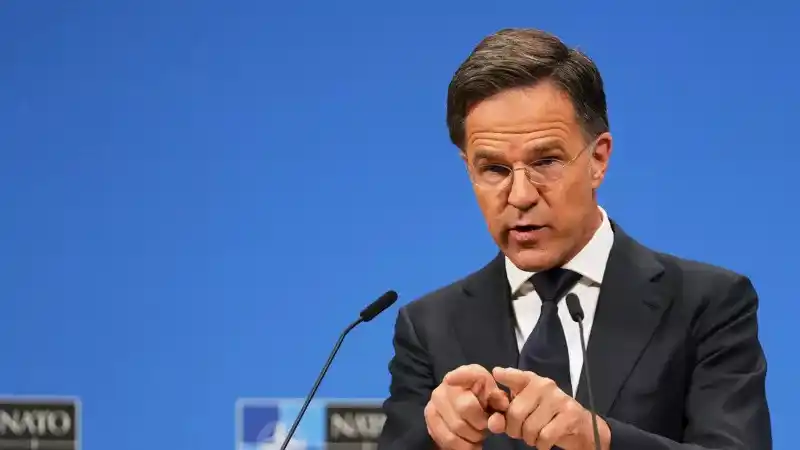 Image from VRT NWS: Mark Rutte, de secretaris-generaal van de NAVO, wil de lucht- en raket...