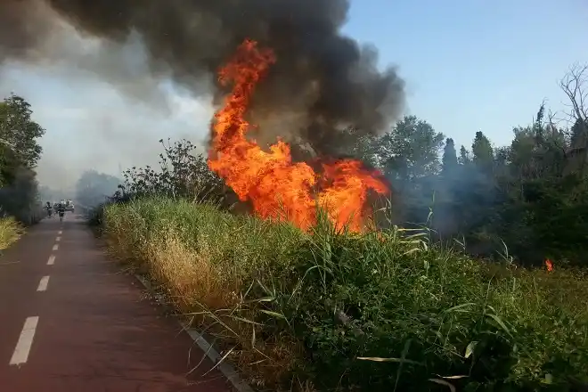 Image from Roma Capitale: 🔥 📢 *Prevenzione incendi e ondate di calore: fino al 30 ottobre in ...