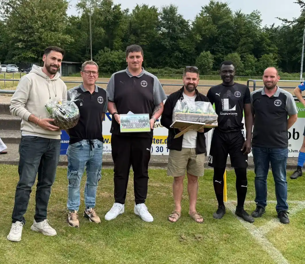 Image from FV Hambrücken: Spielerverabschiedung am letzten Spieltag Am letzten Heimspiel der Sa...
