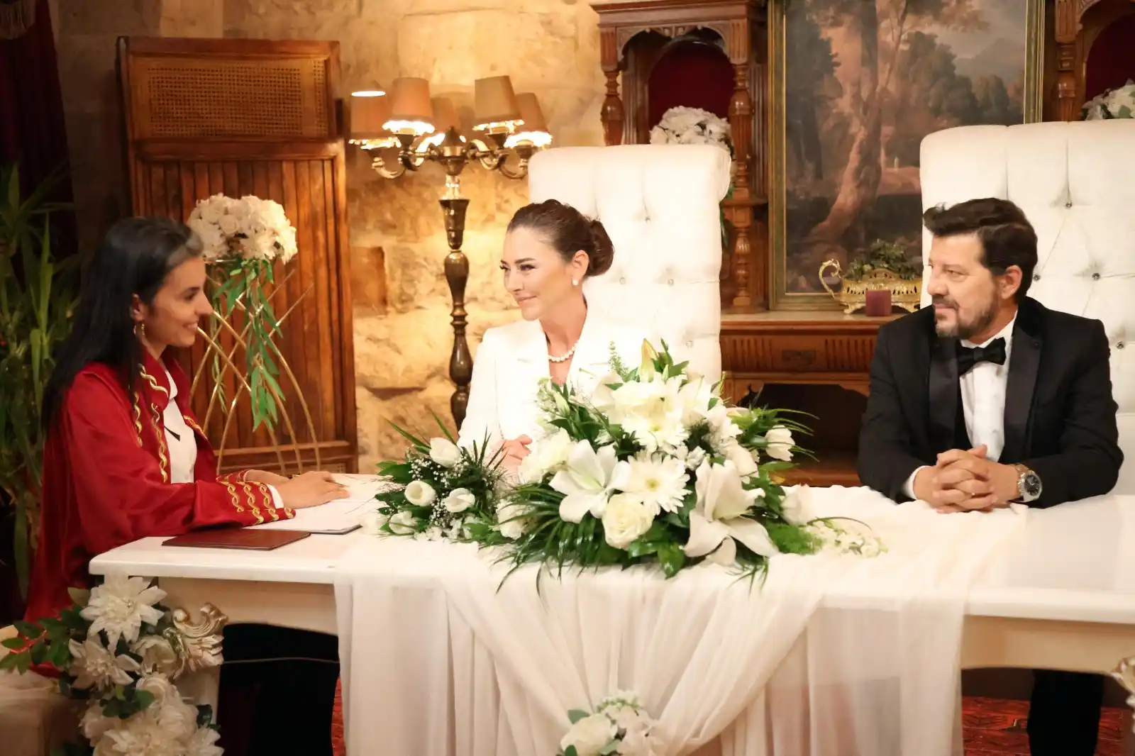 Image from Show TV : Sumru'yu mutluluk yolunda büyük bir sınav bekliyor! <a class="text-blu...