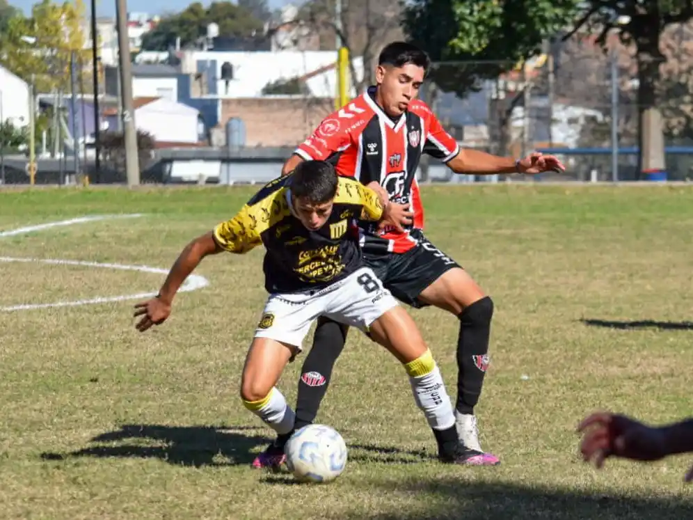 Image from Club Almirante Brown ✔️: <a class="text-blue-500 hover:underline cursor-pointer" href="/hashtag...