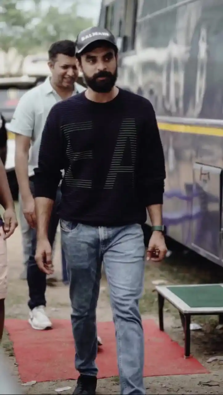 Image from Cragdeals: Tovino Thomas outfit recreate Sweater ✅₹769 https://www.wishlink.com...