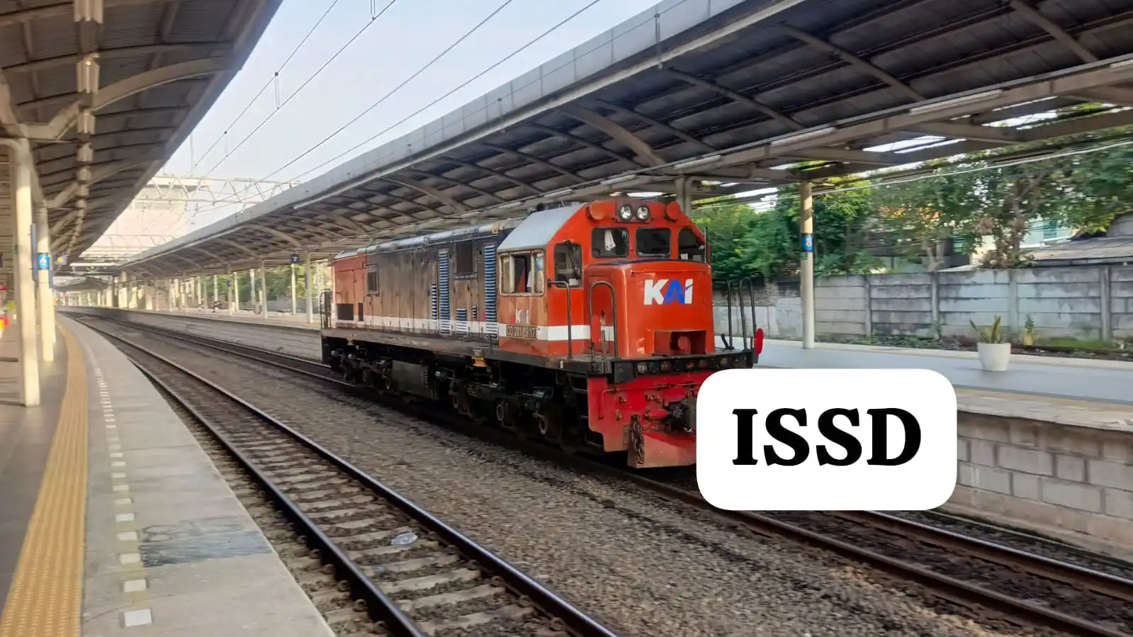 Image from ISKAI (Info dan Sensus Kereta Api Indonesia): *CC 201 89 17 PWT🔴🔵 - KA 166 Dharmawangsa* *_<a class="text-blue-...