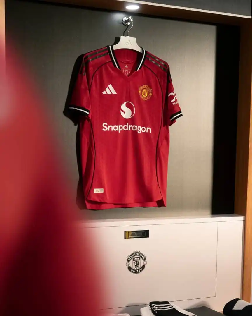 Image from Alplays | Goals - Updates - Match Links ©️: 🚨 Man United's new adidas Home kit for 2025/26 is here 🔒❤️ The abst...