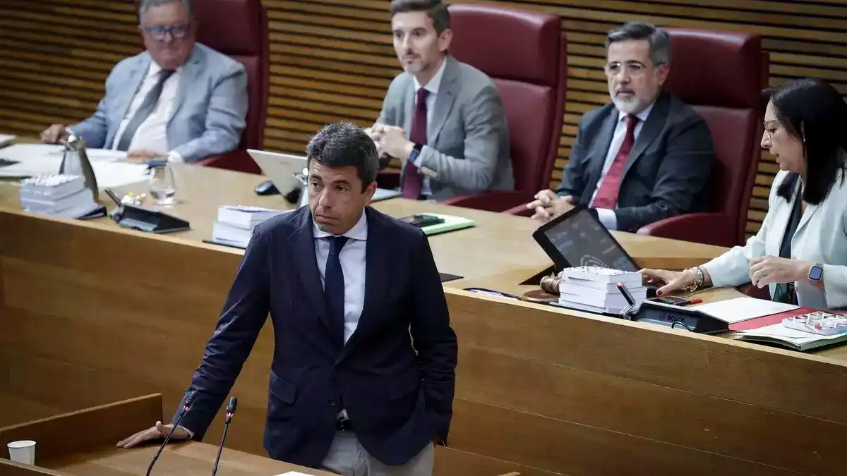 Image from elDiario.es Comunitat Valenciana: Mazón asegura que no participó en el envío del Es-Alert el día de la D...