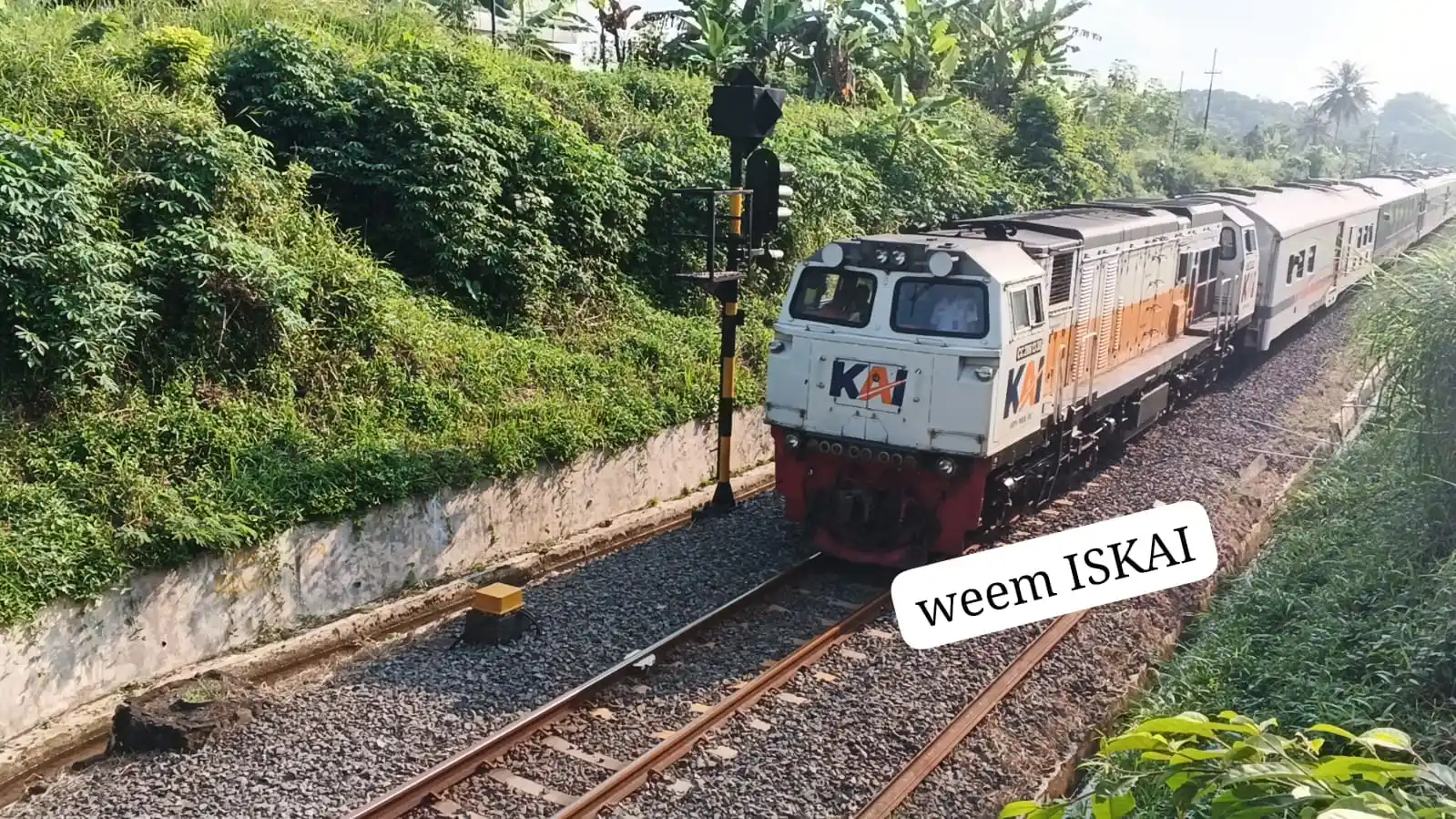 Image from ISKAI (Info dan Sensus Kereta Api Indonesia): _*Stamfotmasi 128/128PC Pangandaran*_ `Gambir - Banjar` _Kamis 12 Juni...