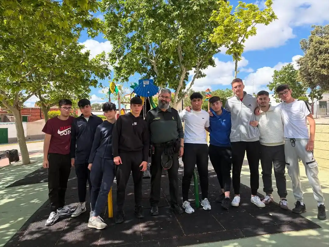 Image from GUARDIA CIVIL ALBACETE: 👩🎓Vamos cerrando el cuso escolar 2024/2025 con las últimas ponencia...
