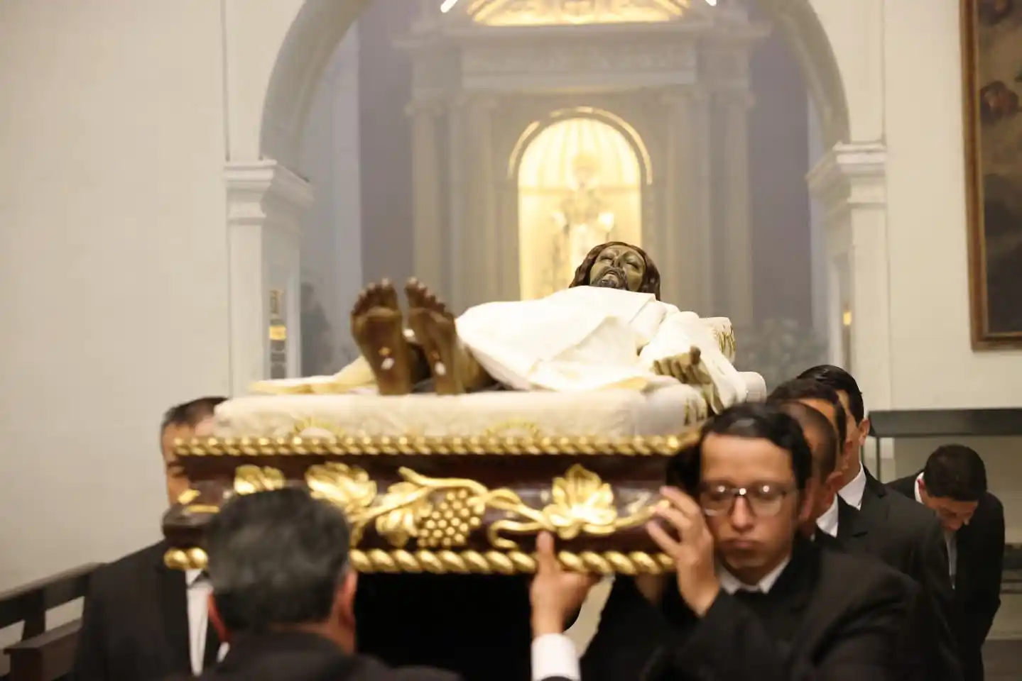 Image from Hermandad Del Señor Sepultado Cristo Del Amor OP Oficial: Dios de amor y misericordia, en este Martes Santo, recordamos con prof...
