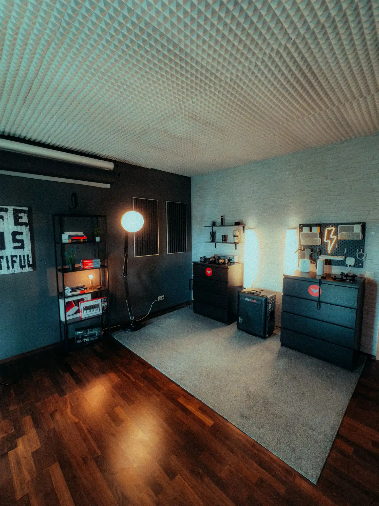 Serge Black post