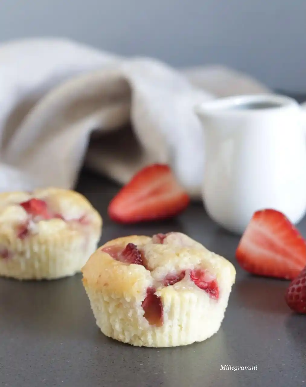 Image from Millegrammi - blog di cucina: MUFFINS RICOTTA E FRAGOLE facilissimi e super golosi Ricetta qui👇 htt...