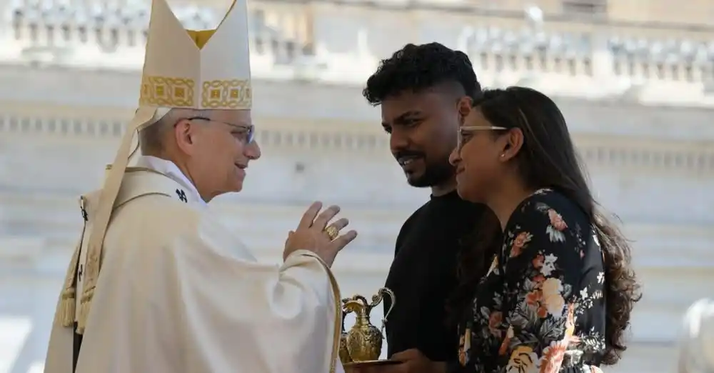 Image from VaticanNewsIT: *Papa Leone XIV*: _Forse molti giovani, che ai nostri giorni scelgono ...