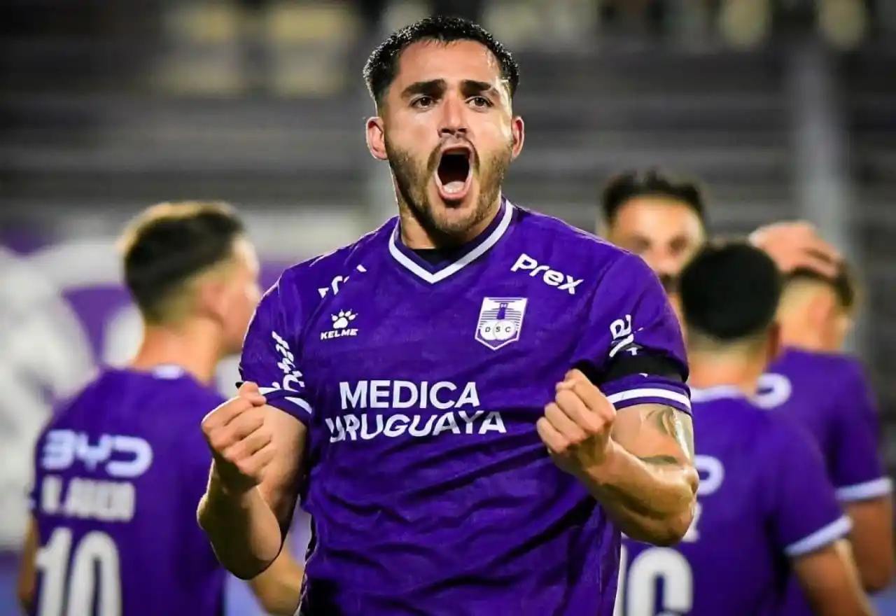 Image from ⚽️Loucos Por Futebol⚽️: Vasco enviou uma proposta pelo atacante Maxi Gomez, do Defensor-URU, *...