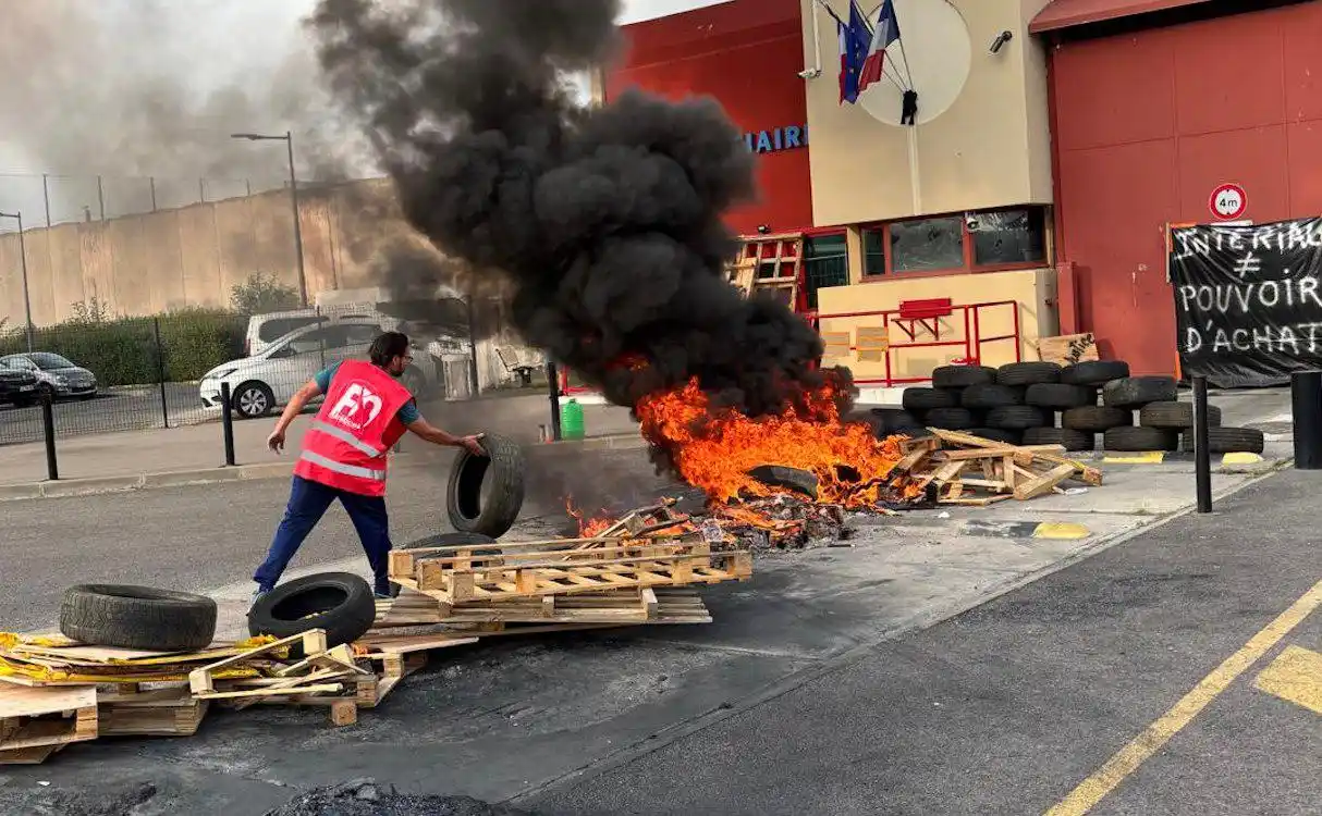 Image from ACTU Forces de l’Ordre: 🔴 Blocage des prisons : Les surveillants pénitentiaires vent debout c...