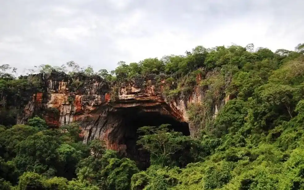 Image from g1 Goiás: *Caverna símbolo de parque com mais de 300 atrativos naturais passa a ...