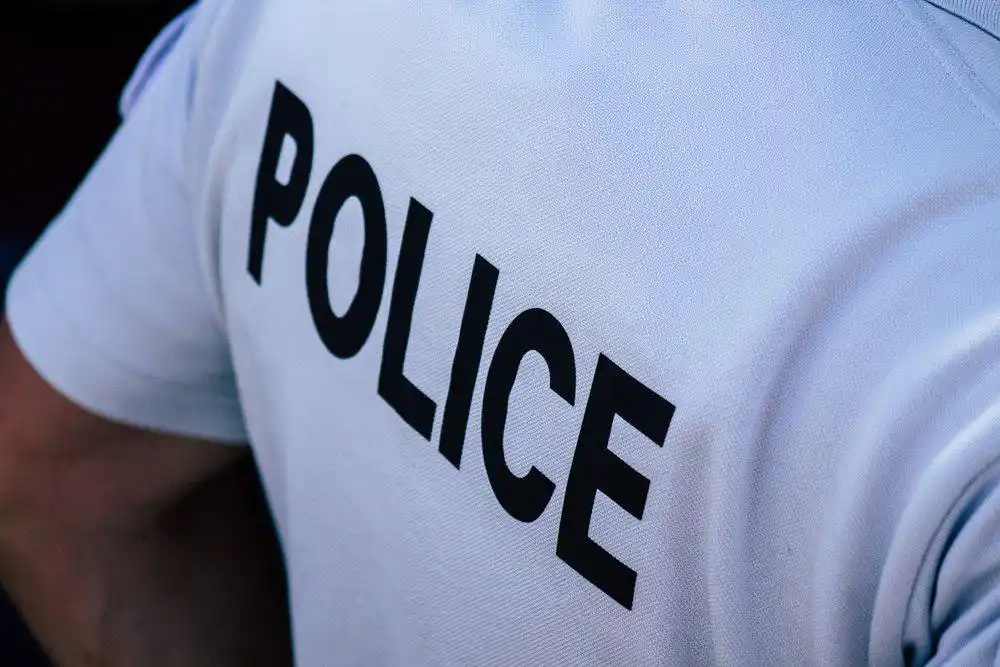 Image from ACTU Forces de l’Ordre: 🔴 Compiègne : Une adolescente se jette dans l’Oise pour échapper à un...