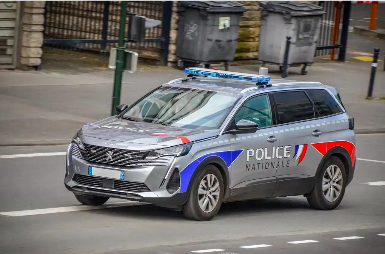 Image from ACTU Forces de l’Ordre: 🔴 Nantes : un policier blessé lors d’une interpellation dans les quar...