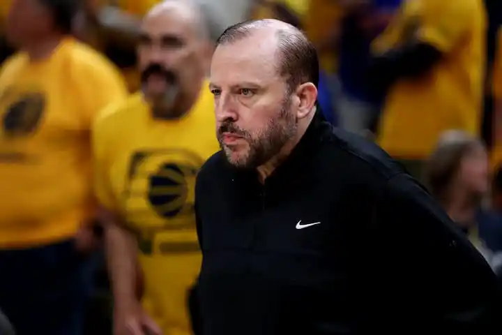 Image from Live News: NEW YORK, June 3 (Reuters) - The New York Knicks have fired head coach...