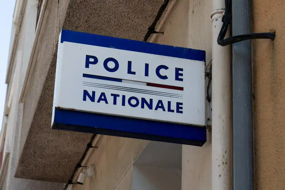 Image from ACTU Forces de l’Ordre: 🔴 Nord : Il signale la disparition de sa sœur au commissariat, son co...