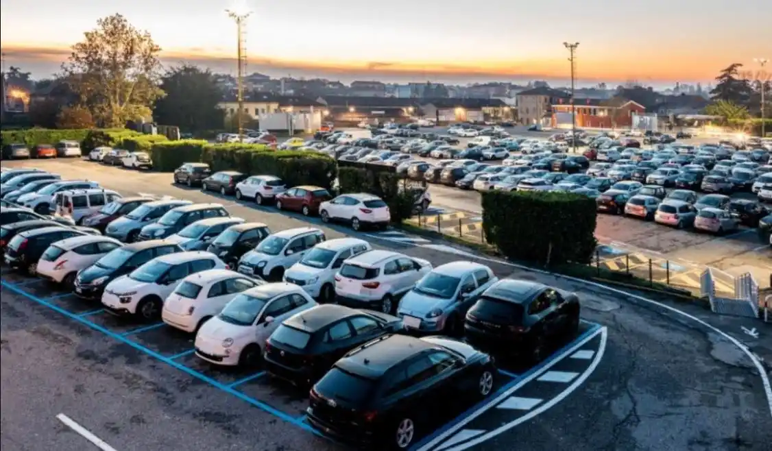 Image from FerraraToday: Parcheggi in centro, cambiano le tariffe della sosta. E novità per gli...