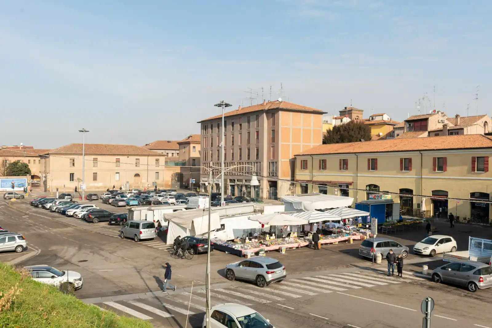 Image from FerraraToday: Piazza Travaglio, terminati i primi sondaggi archeologici: "Via alla s...