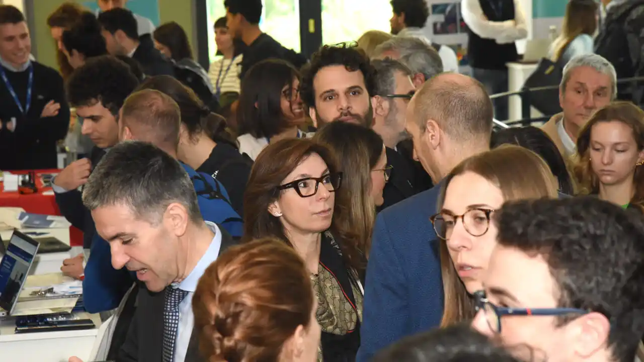 Image from FerraraToday: University Report 2025, chi si laurea a Ferrara guadagna di più: Unife...