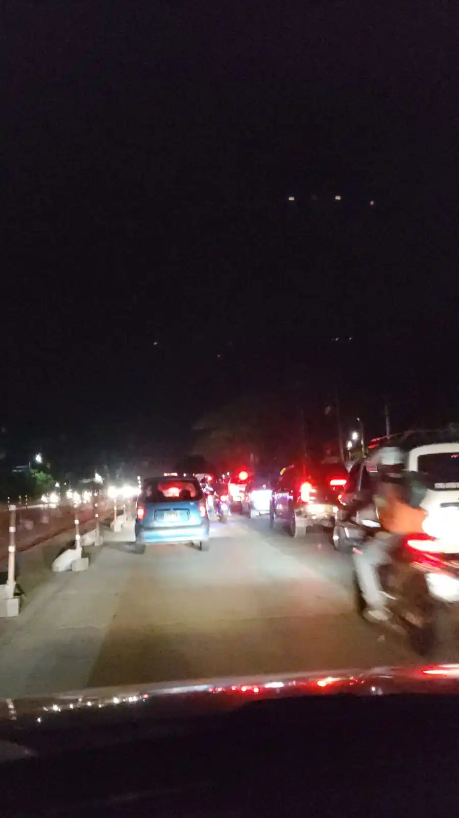 Image from ENFERMED Y Emergencias SV: Bosques de Lourdes topado.... Desde Tecla vengo en Tráfico Unas 2 h...